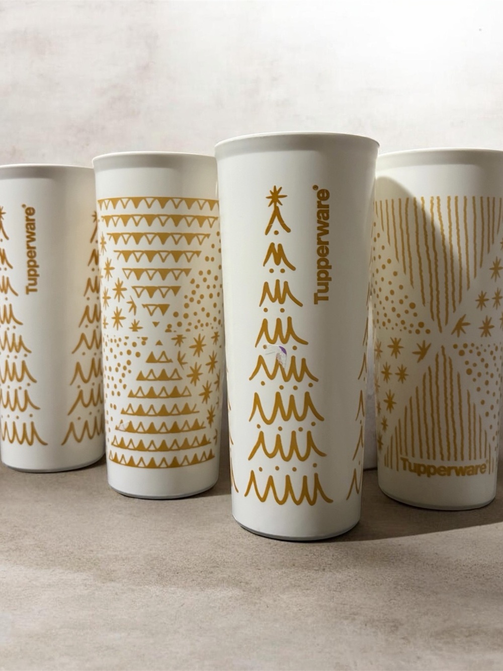 Tupperware White & Gold Holiday Pattern Tumblers - Set of 4